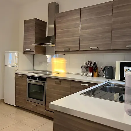Otel R1 Radiant With Exclusive Balcony And Ensuite *